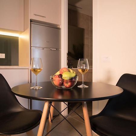 Lodge Modern Apartments, In Kalamaki Centre Стая снимка