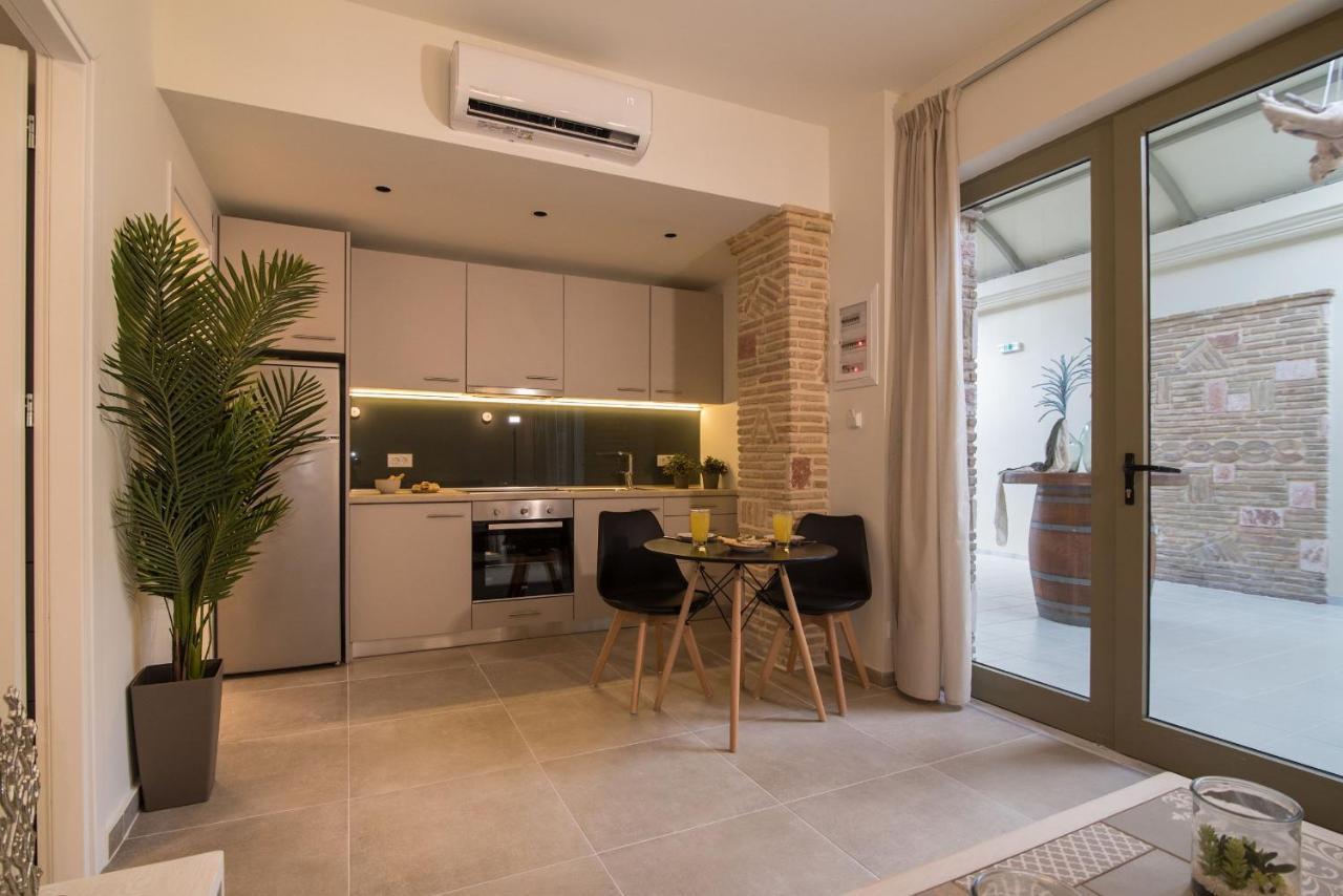 Lodge Modern Apartments, In Kalamaki Centre Екстериор снимка
