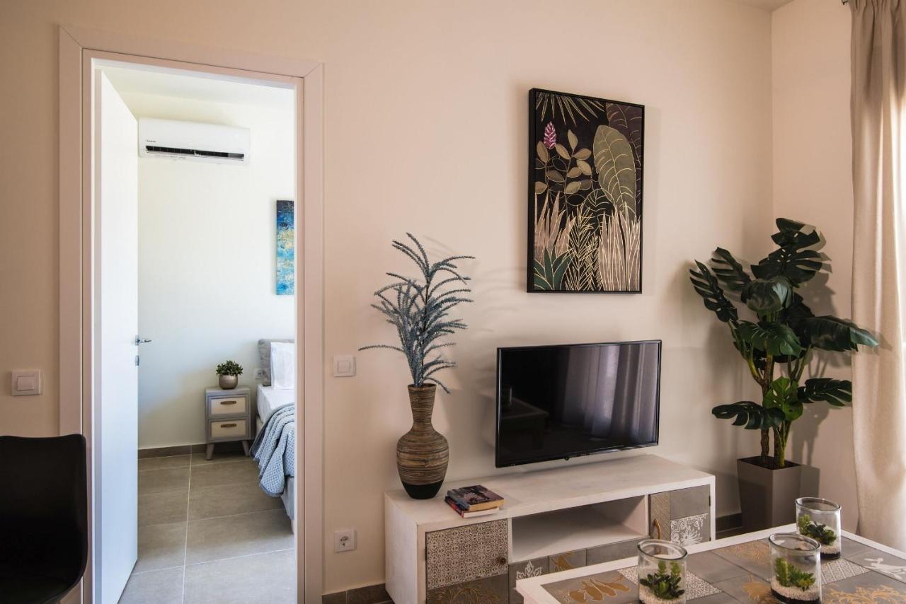 Lodge Modern Apartments, In Kalamaki Centre Екстериор снимка