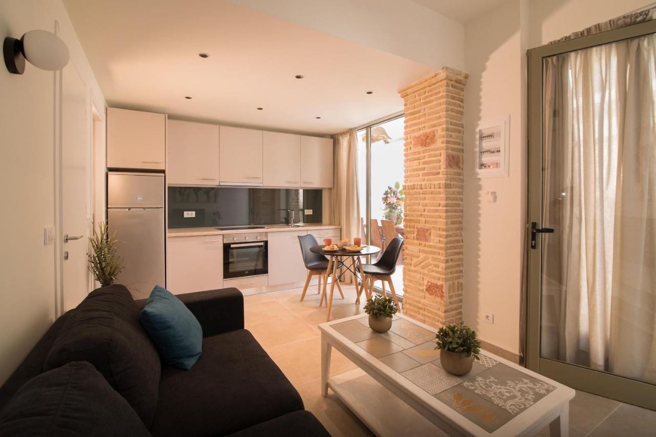 Lodge Modern Apartments, In Kalamaki Centre Екстериор снимка