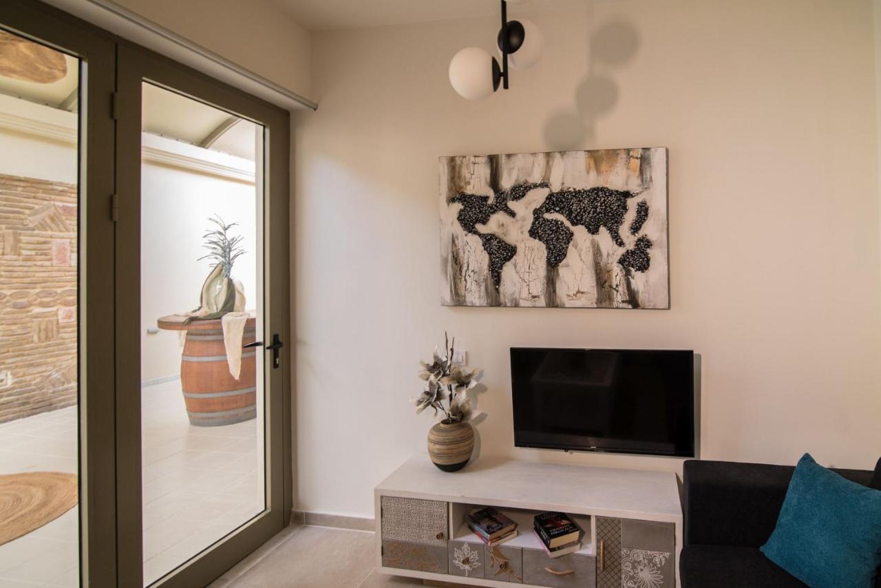 Lodge Modern Apartments, In Kalamaki Centre Екстериор снимка