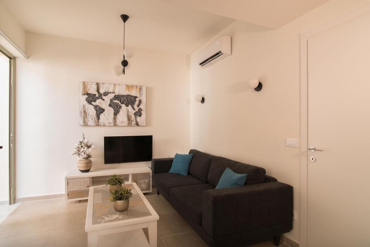 Lodge Modern Apartments, In Kalamaki Centre Екстериор снимка