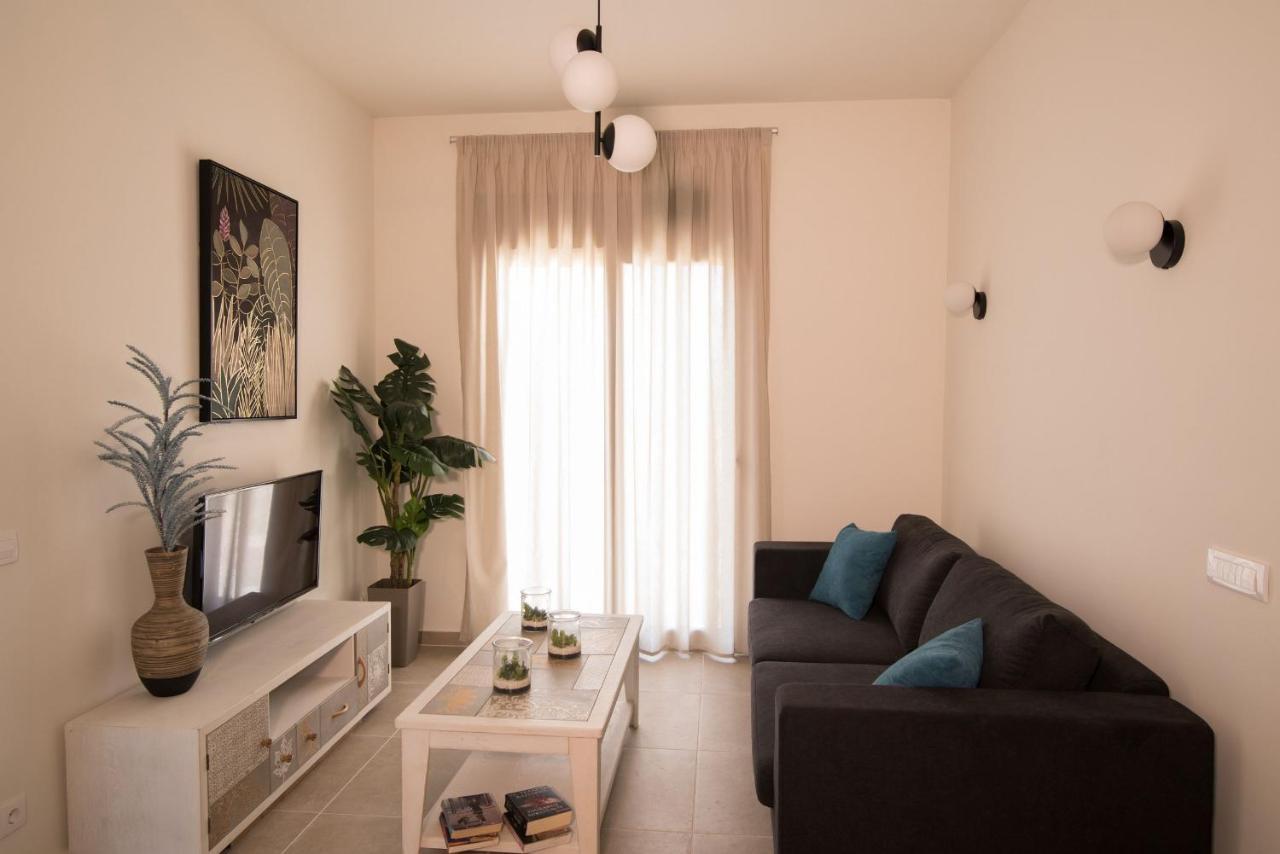 Lodge Modern Apartments, In Kalamaki Centre Екстериор снимка