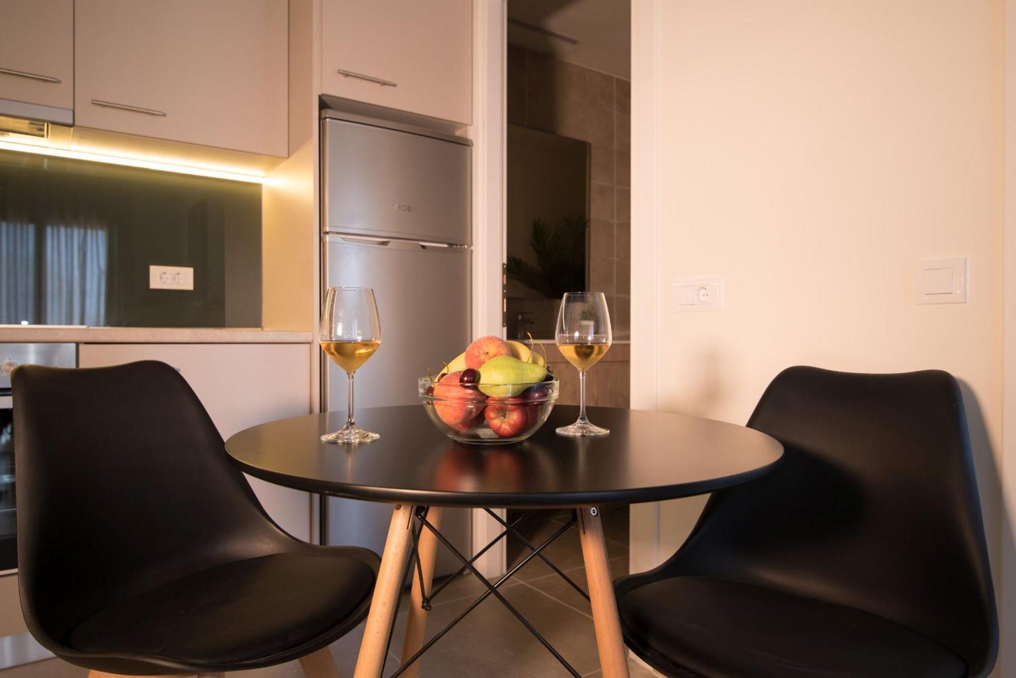 Lodge Modern Apartments, In Kalamaki Centre Стая снимка